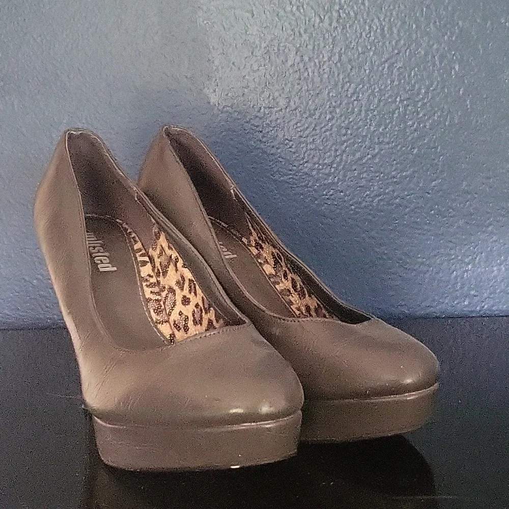 High Heels - Picture 1 of 2